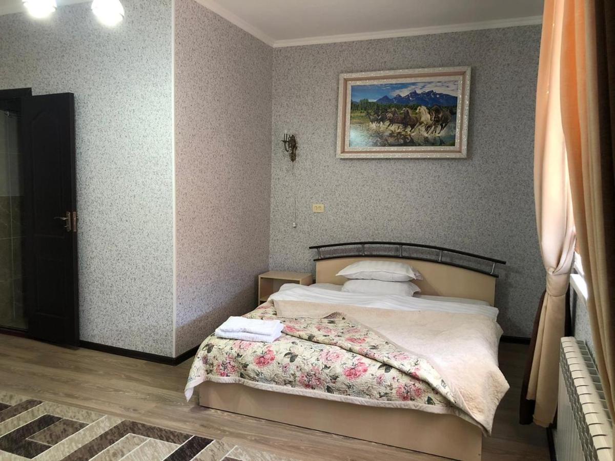 Hotel Keruen Taraz Exterior foto